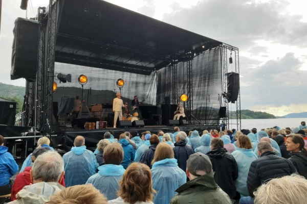 Sommarkonsert i Hjelmelandsvågen